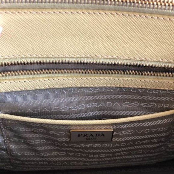 SOLD Prada Saffiano Tote - Picture 4 of 5
